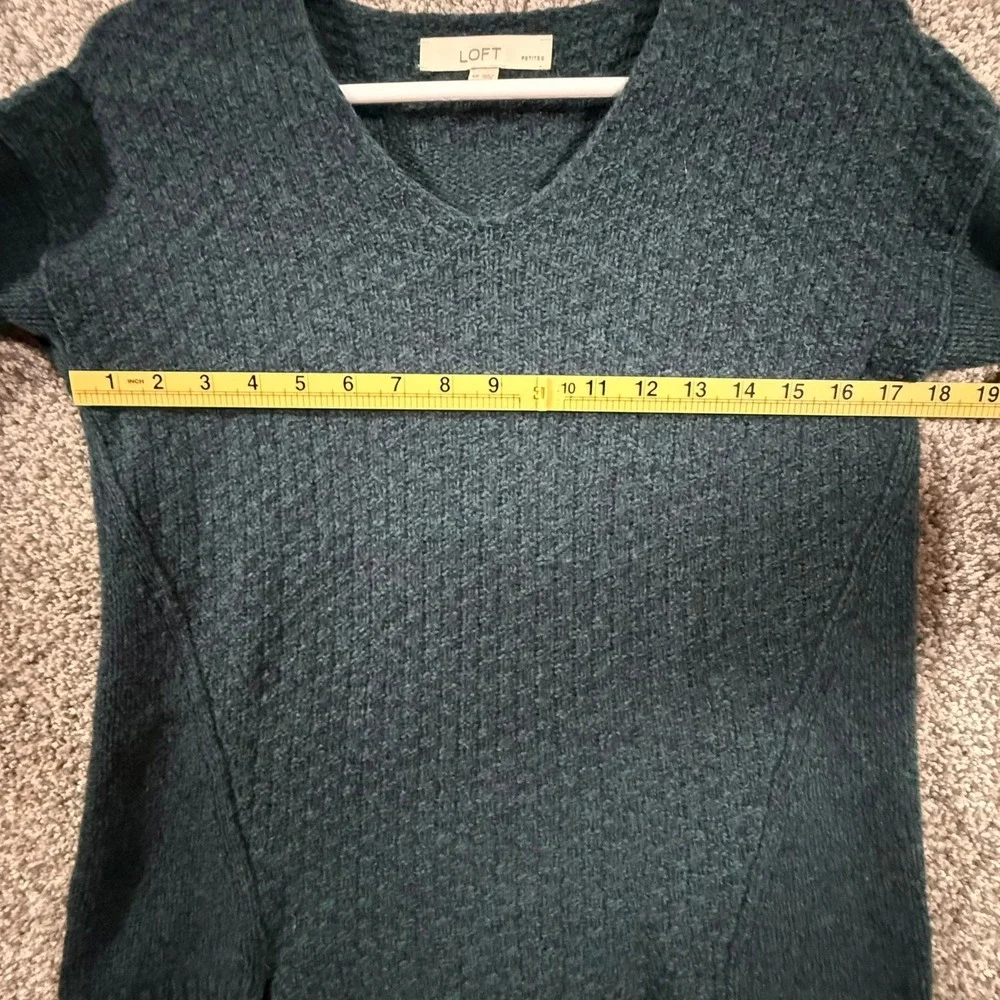 Ann Taylor LOFT Petites Wool Blend V-Neck Sweater Dark Teal Green SP 357048
